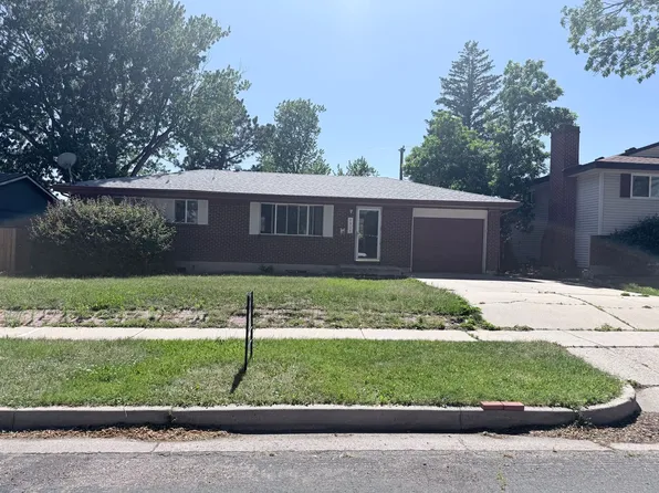 1938 Berkshire Ln, Colorado Springs, CO 80909