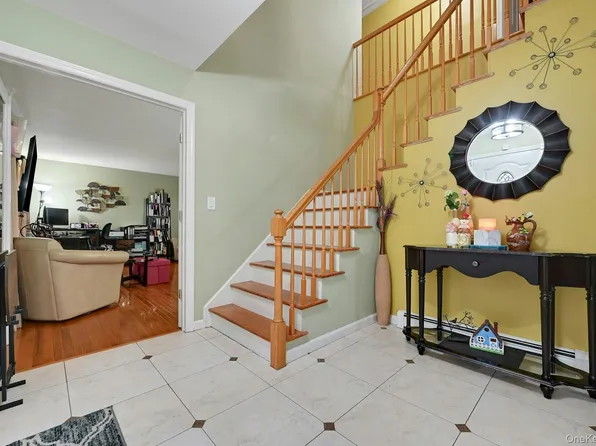 (undisclosed Address), New City, NY 10956