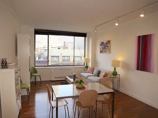 Sold by Sotheby's International Realty | media 14