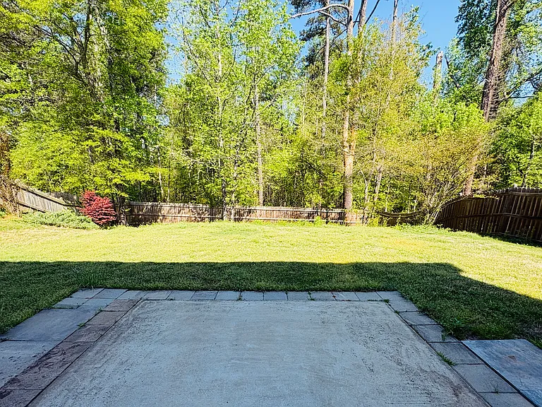 751 Walnut Woods Dr — Photo 13