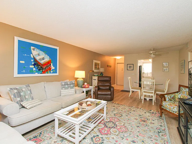 1020 Palm View Dr #C-104 — Photo 21