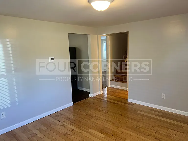 1901 Merritt Dr — Photo 3