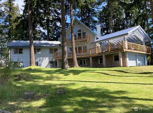 8167 Possession Ridge Ln, Clinton, WA 98236