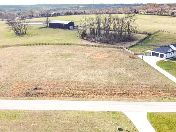 229 Ridgefield Dr, Nicholasville, KY 40356