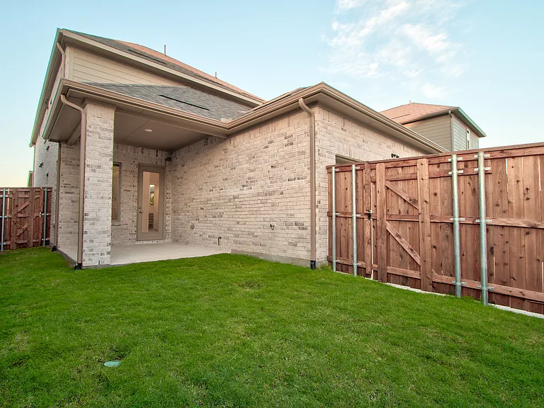 724 Kendall Ln — Photo 33