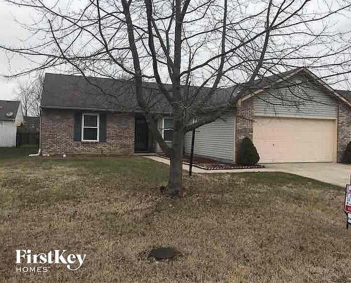 1st image of 5904 Woodcote Dr