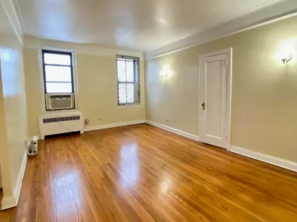 130 Bayridge Parkway image 1 of 10