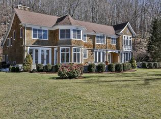 4 Lakeridge Dr, Armonk, NY 10504