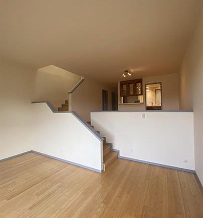 5th image of 260 Bay Vista Cir