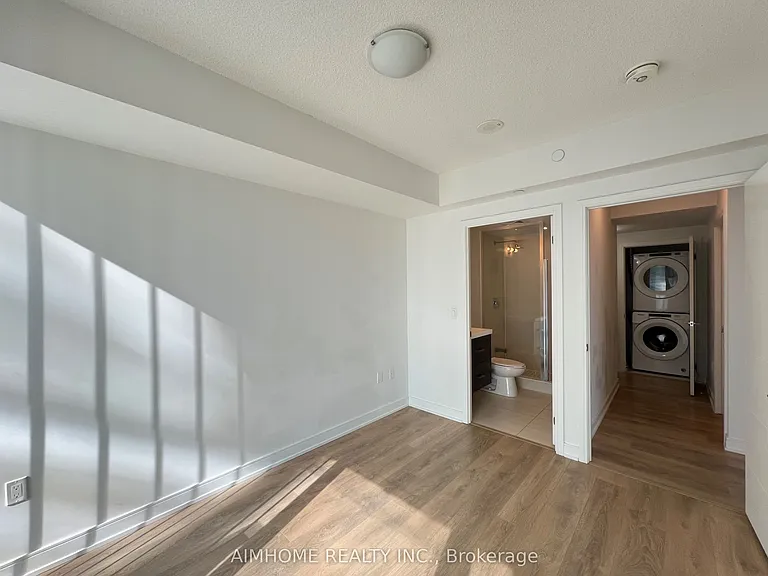 50 Wellesley St E #3210 — Photo 11
