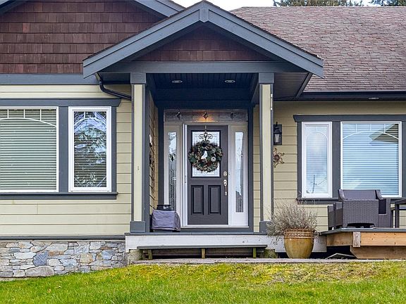 4th image of 10115 Chemainus Rd