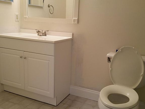 1st floor bathroom