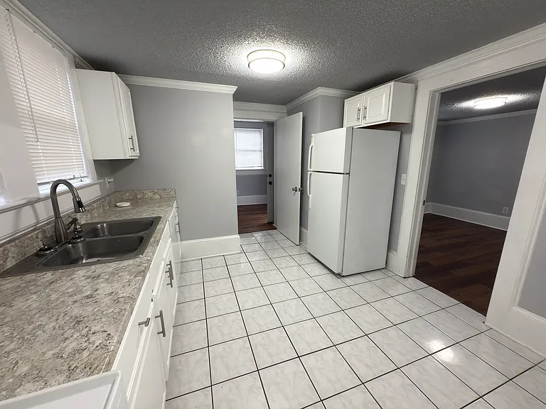 2217 Blossom St #2 — Photo 6