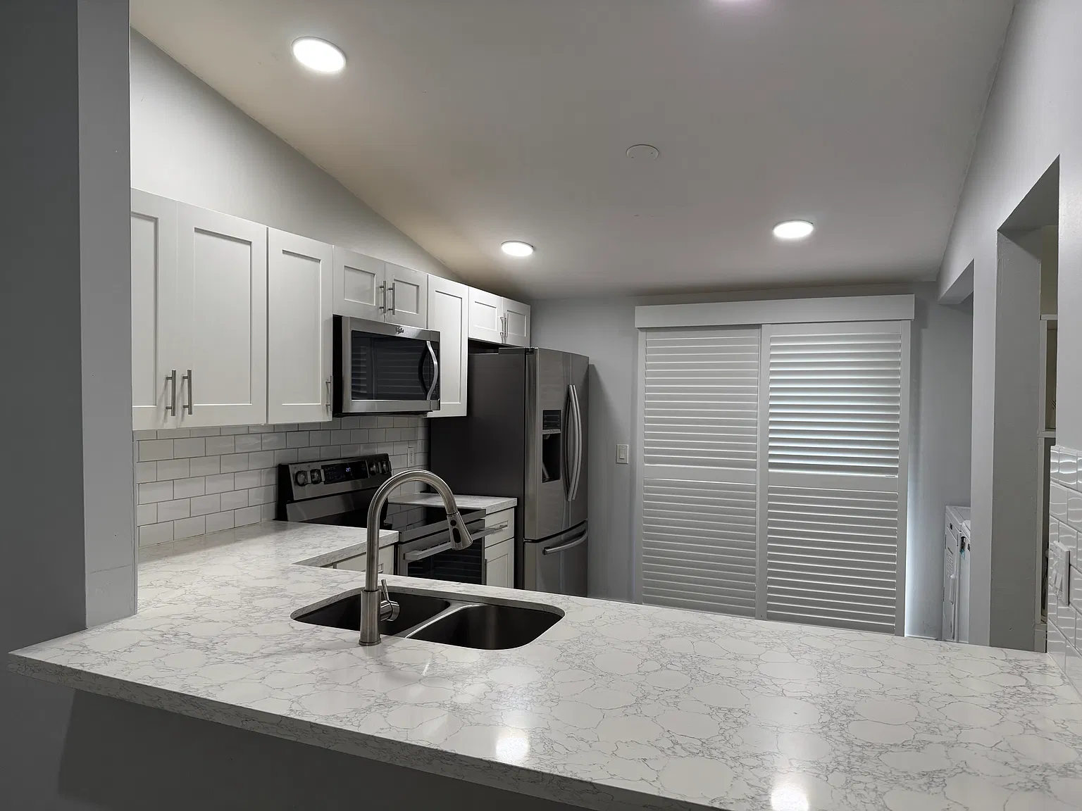 2 bed, 1120 sqft, $2,100 — Photo 3