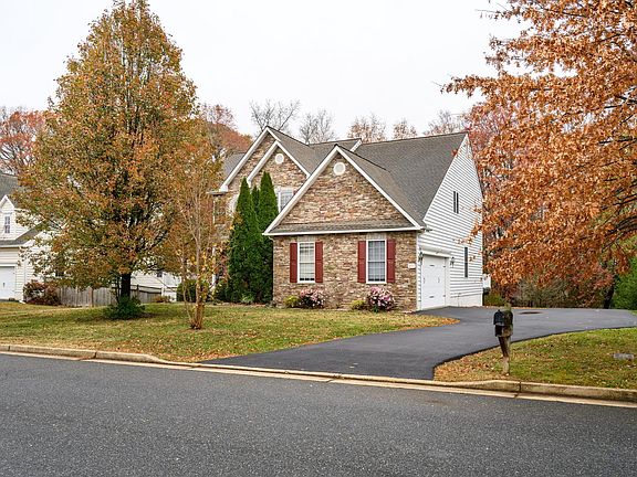 3rd image of 311 Devon Dr