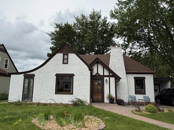 33 Sand Lake Ave NW, Bagley, MN 56621