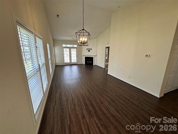 3rd image of 4047 Center Place Dr
