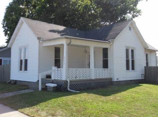 202 7th St, Charleston, IL 61920