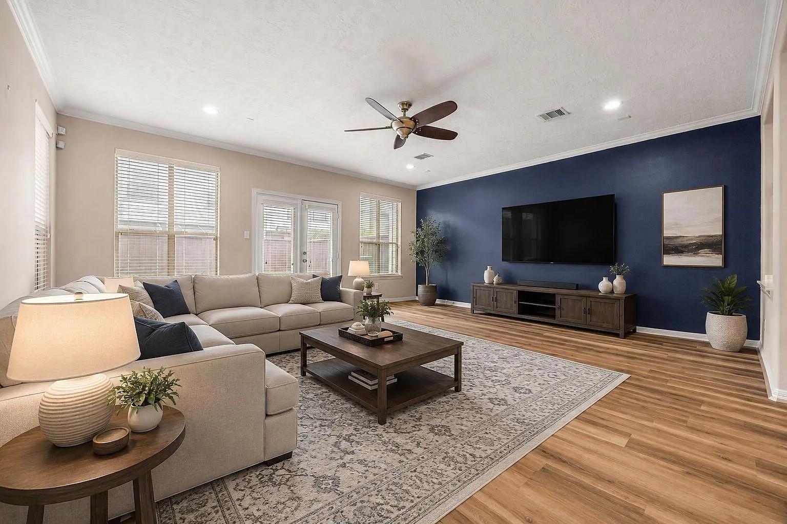 3 bed, 2.5 bath, 2467 sqft, $3,200 — Photo 2