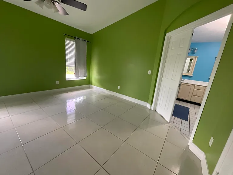 315 SW Dwight Ave — Photo 5