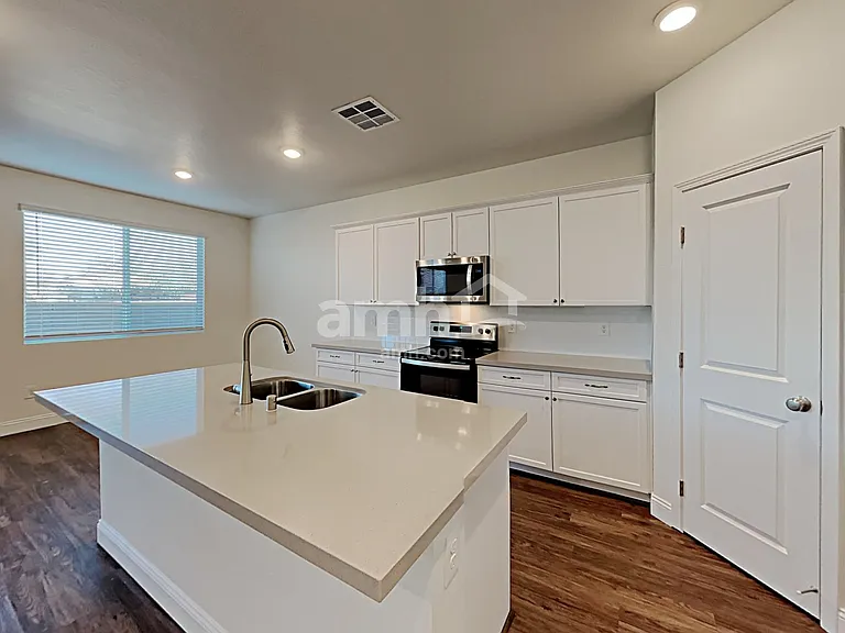 6035 Schmidt St — Photo 5