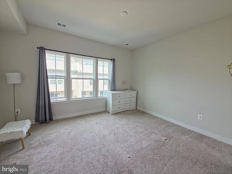 8304 Greenbelt Station Pkwy — Photo 16