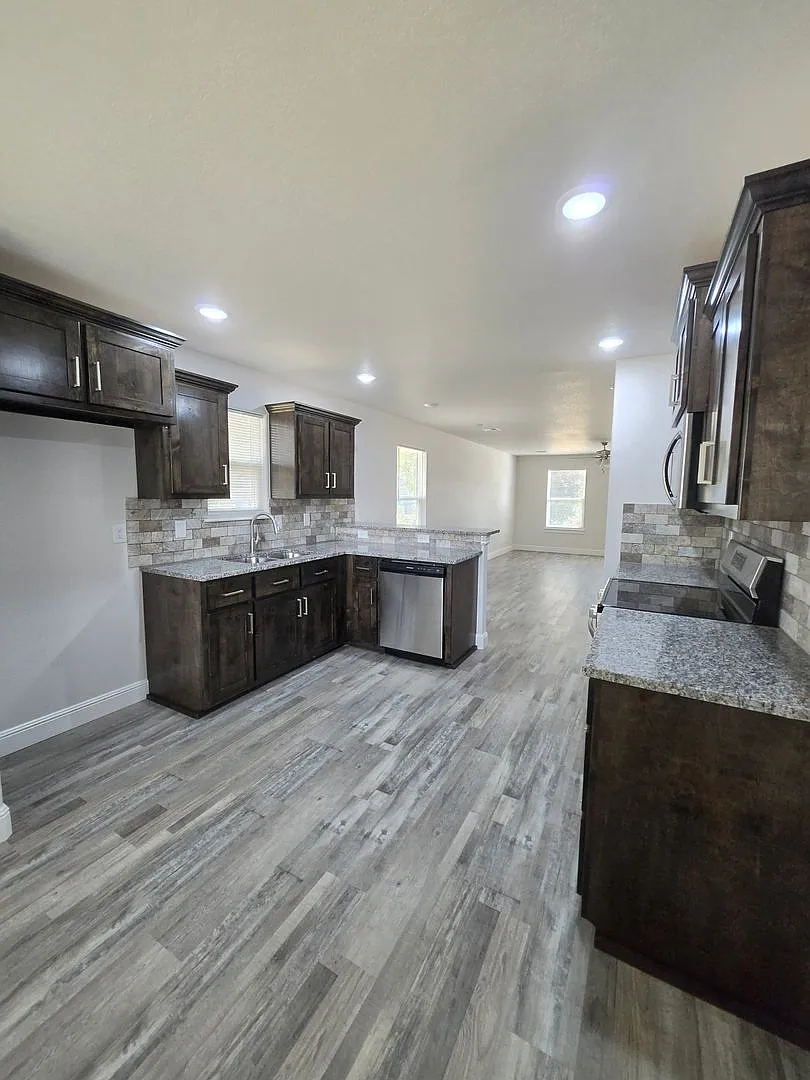 Brand New 3br, 2ba beauty! — Photo 3