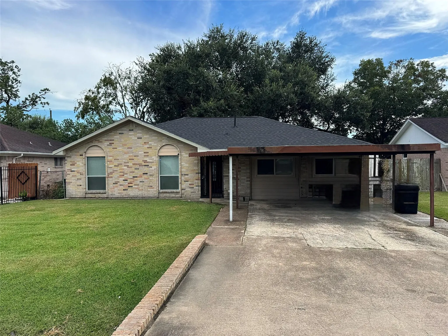 4 bed, 2.0 bath, 1738 sqft, $1,950 — Photo 2