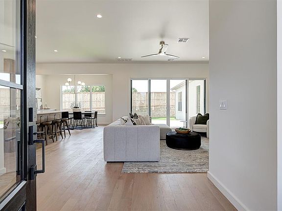 3rd image of 2432 Amante Ct