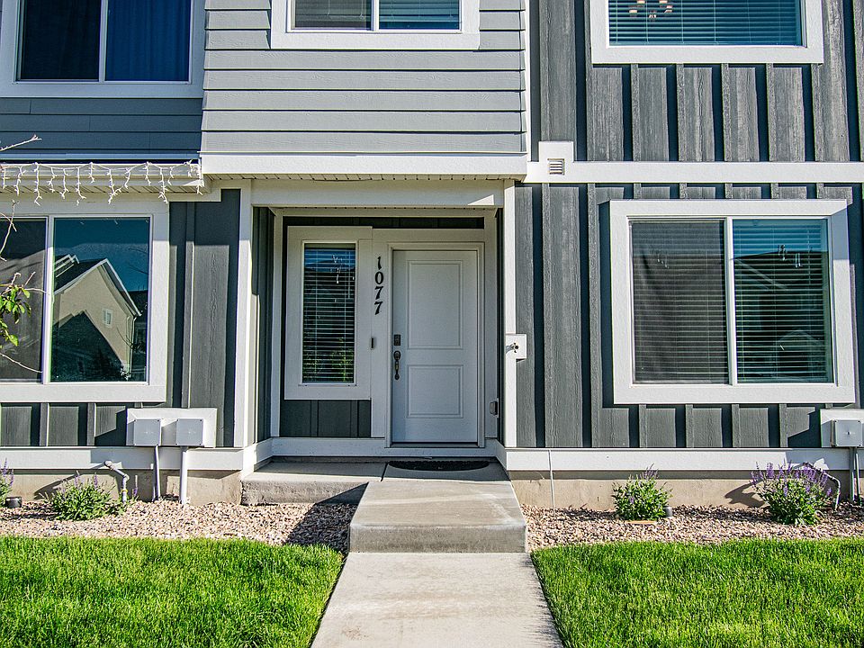 1st image of 1077 E Waterway Ln