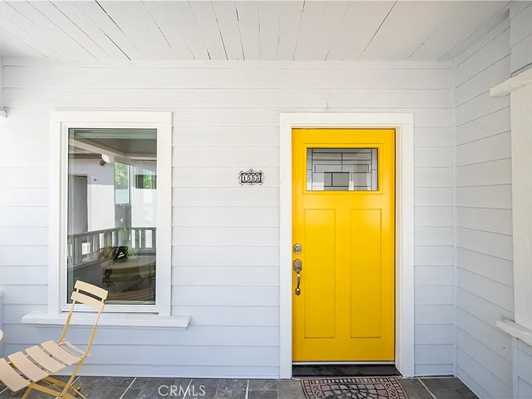 1553 Talmadge St — Photo 1