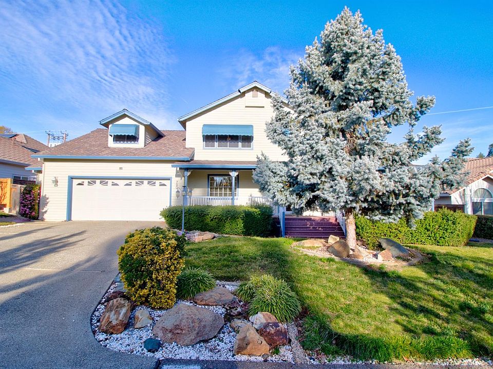 2nd image of 790 Oak Crest Cir