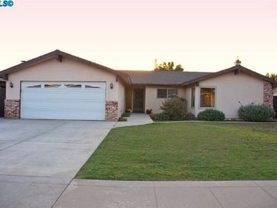 2727 S Stevenson St, Visalia, CA, 93277