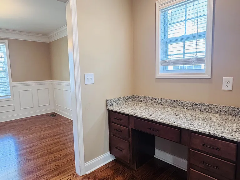2469 Senseney Dr — Photo 9