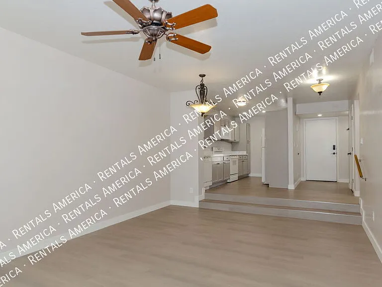 5675 N Camino Esplendora #1105 — Photo 5
