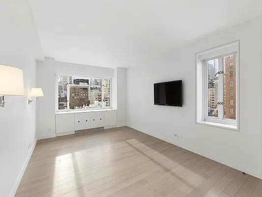 Sold by Sotheby's International Realty | media 14