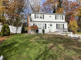 263 Melville Rd, Huntington Station, NY 11746