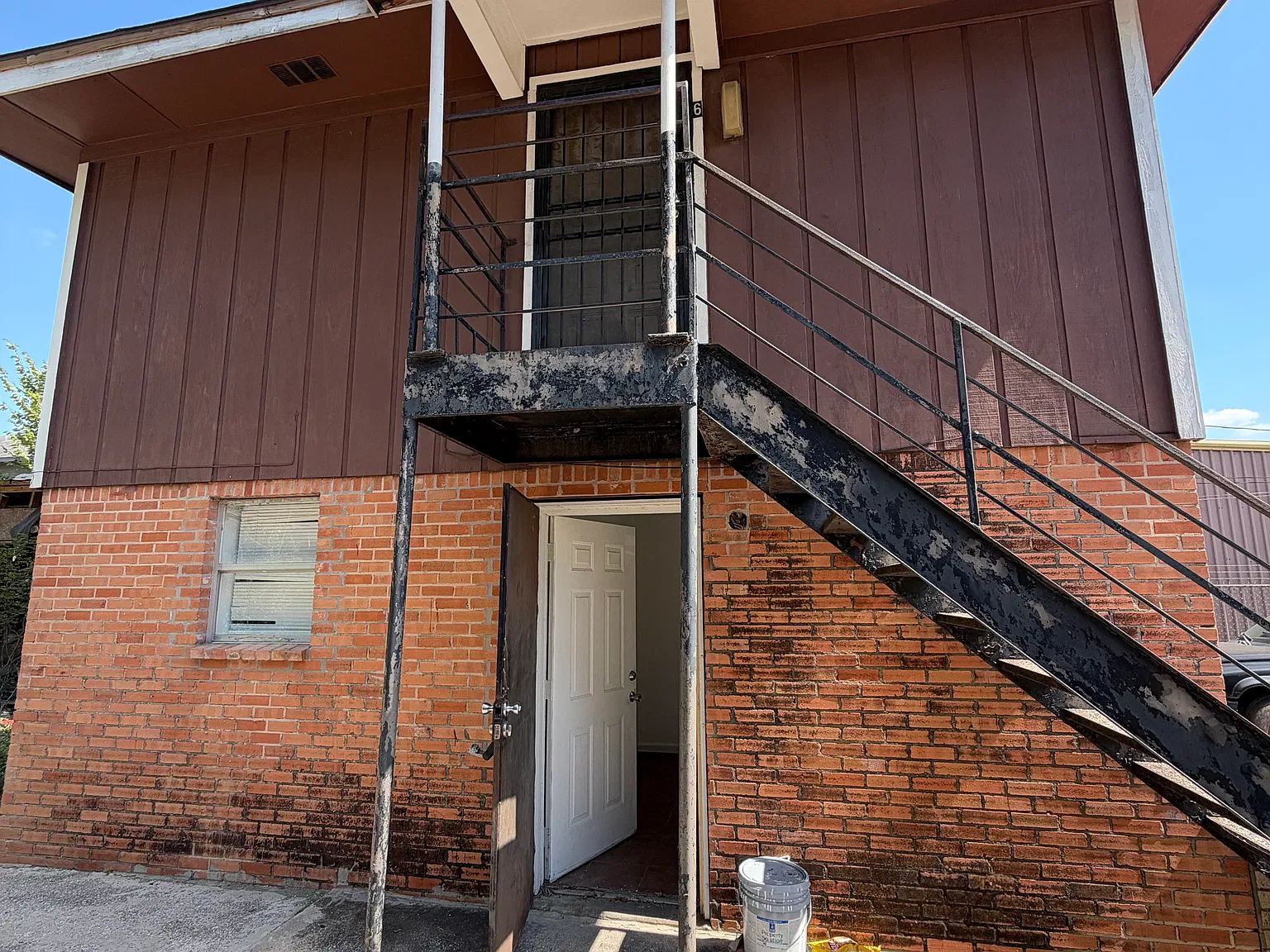 1 bed, 3600 sqft, $799 — Photo 1