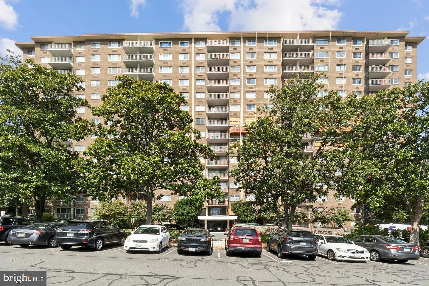 1 bed, 1.0 bath, 850 sqft, $1,900 — Photo 1