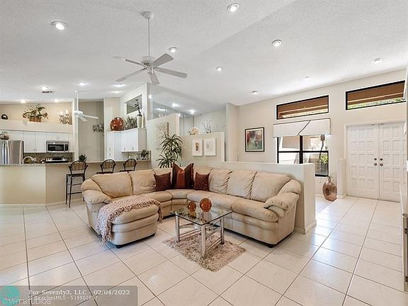 4th image of 230 NW 123rd Way