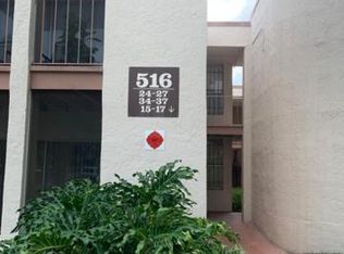 516 Orange Dr APT 17, Altamonte Springs, FL 32701