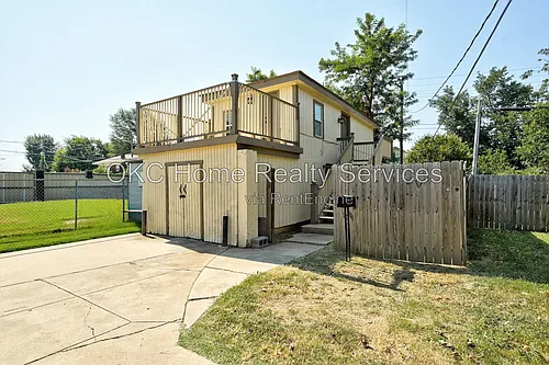 1304 NW 10th St #B Photo 1