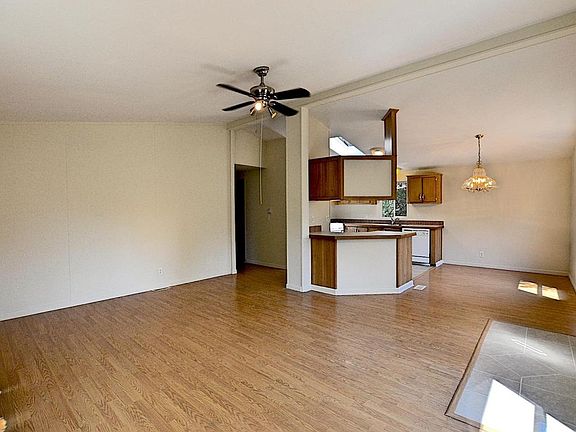 4th image of 4133 Johnson St
