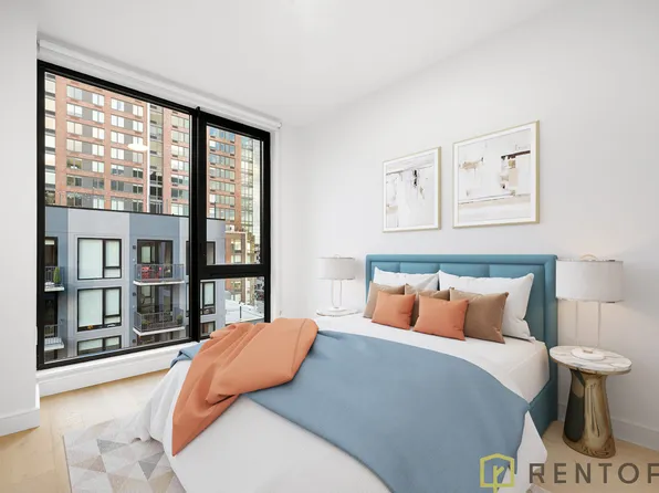 554 West 46th Street image 3 of 22