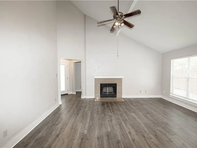 1302 Danbury Sq #A — Photo 14