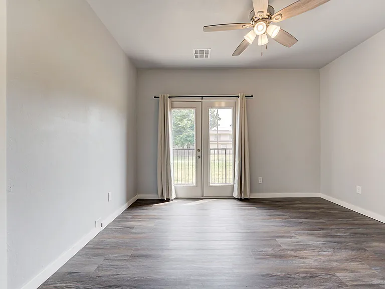 207 W Apache St — Photo 21