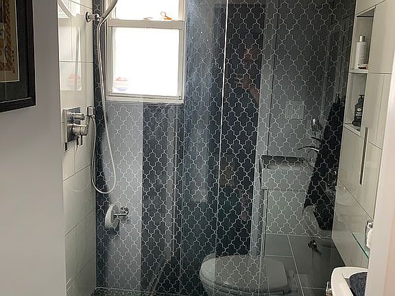 Main BR - 3-head shower