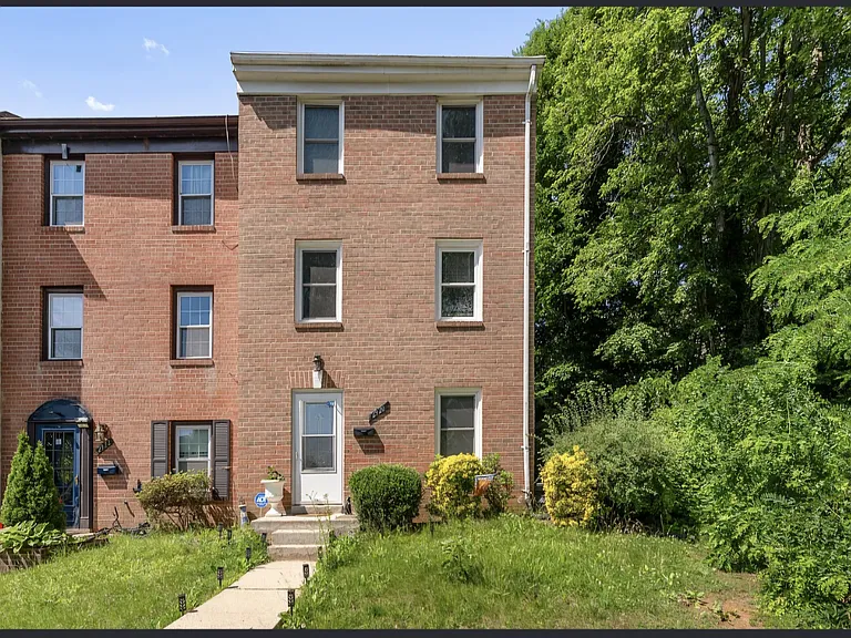 2920 Wetherburn Ct — Photo 2