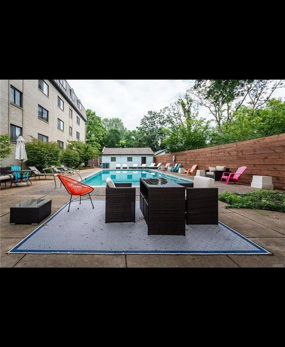 1 bed, 700 sqft, $1,200 — Photo 2