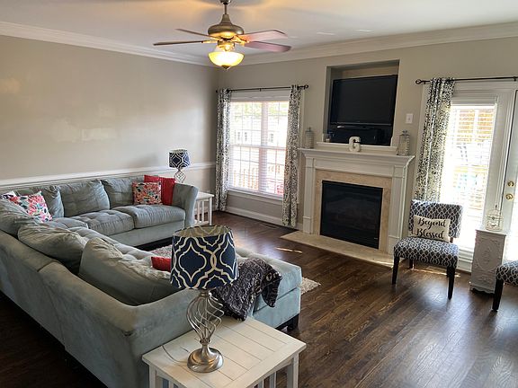 Living Rm w/ Gas Log FP